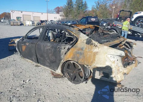 2016 BMW 740I из США, поврежденный, VIN WBA7E2C54GG503824